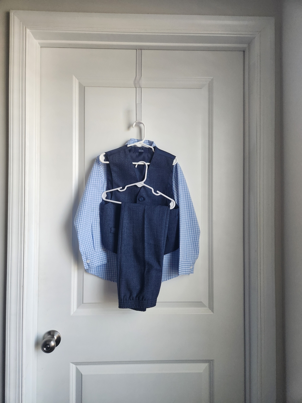 Izod Navy Vest And Pant Set W/White And Light Blue Dress Shirt
